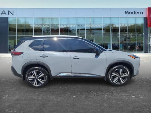 Used 2021 Nissan Rogue Platinum FWD image 4