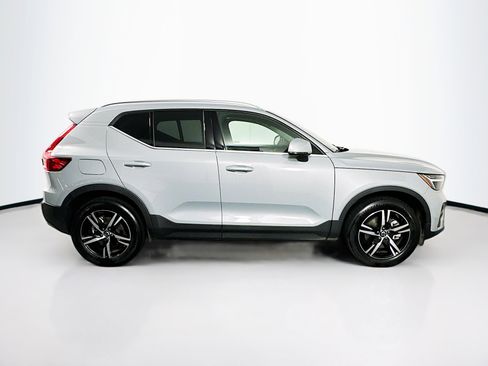 Used 2025 Volvo XC40 B5 Core image 10