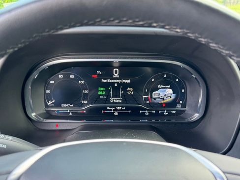 Used 2024 GMC Yukon SLT image 31