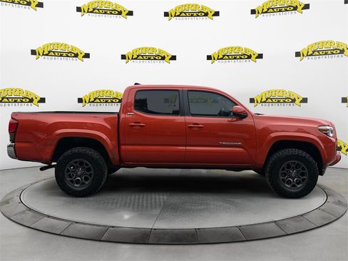 Used 2018 Toyota Tacoma TRD Off-Road image 5