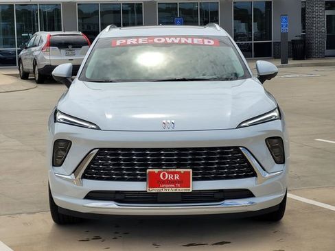 Used 2025 Buick Envision Avenir AWD/4WD image 3
