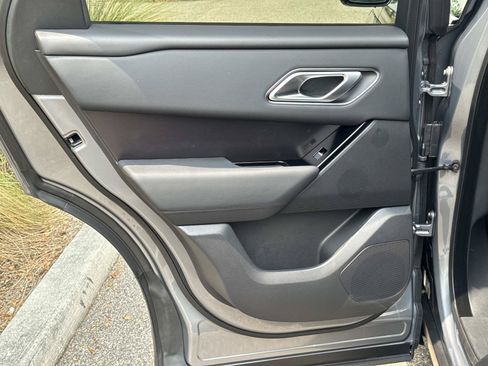 Certified 2026 Land Rover Range Rover Velar Dynamic SE AWD/4WD image 13