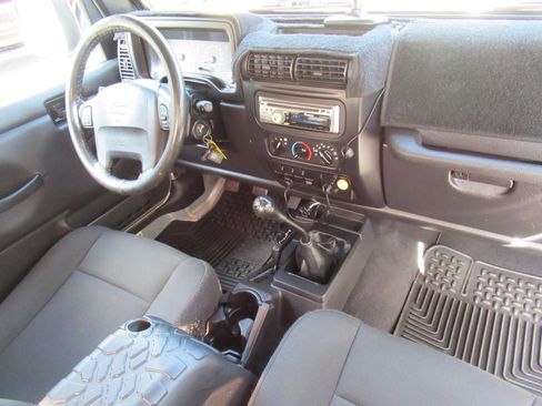 Used 2006 Jeep Wrangler Sport w/ 30" Tire & Wheel Group AWD/4WD image 14