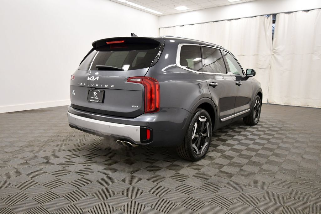 Certified 2024 Kia Telluride S w/ S Sunroof Package AWD/4WD image 8