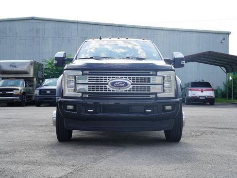 Used 2019 Ford F450 Platinum w/ Platinum Ultimate Package AWD/4WD image 3