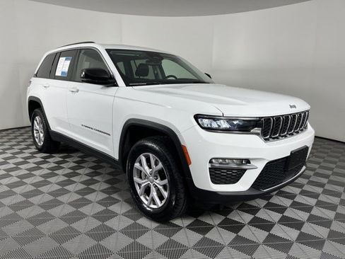 Used 2022 Jeep Grand Cherokee Limited AWD/4WD image 2