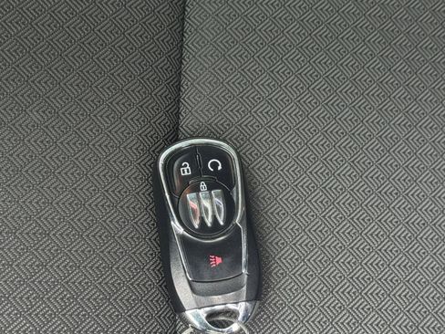 Used 2025 Buick Encore GX Preferred AWD/4WD image 24