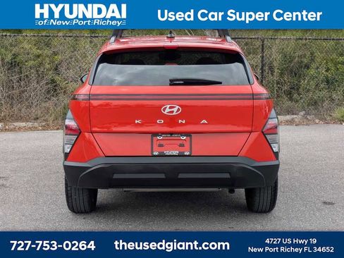 Used 2024 Hyundai Kona SEL w/ Convenience Package image 4