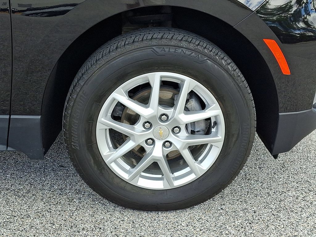 Used 2023 Chevrolet Equinox LT AWD/4WD image 11