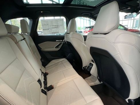 Used 2025 BMW X1 xDrive28i w/ Premium Package image 8