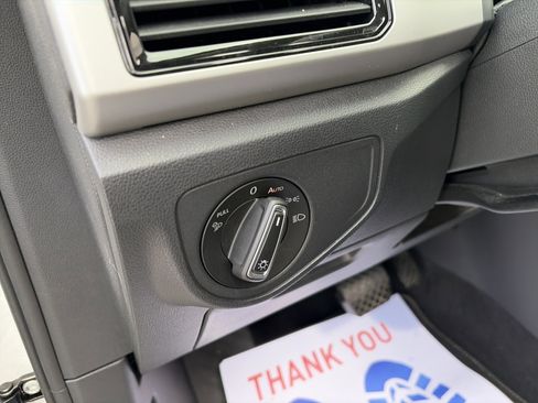 Used 2023 Volkswagen Atlas SE image 16