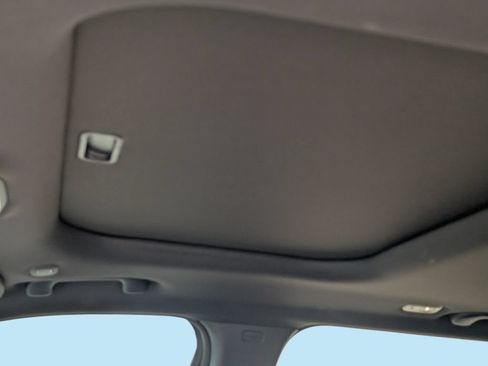 Used 2025 Jeep Grand Cherokee Altitude RWD image 13