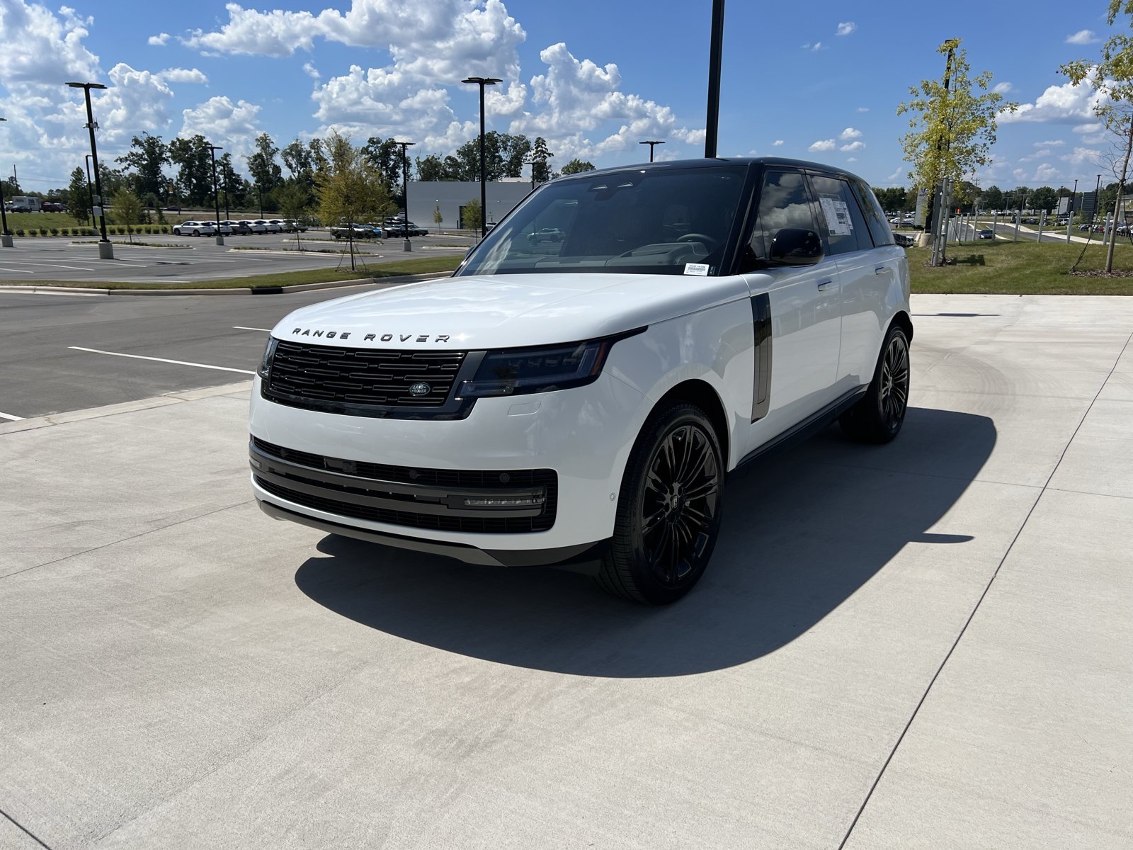 New 2027 Land Rover Range Rover SE AWD/4WD image 1