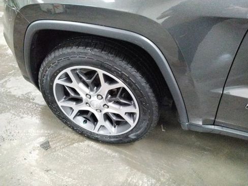 Used 2019 Jeep Grand Cherokee Limited image 21