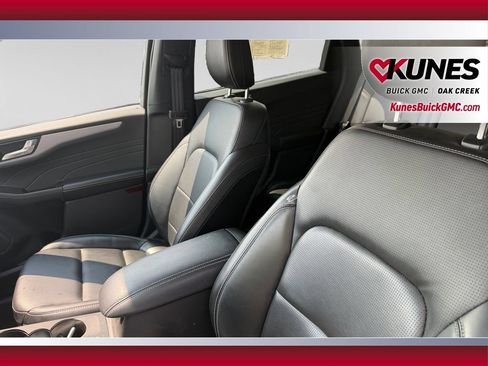 Used 2025 Ford Escape Platinum AWD/4WD image 23