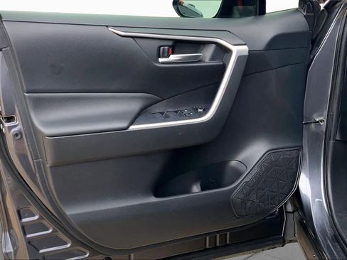 Used 2020 Toyota RAV4 XLE Premium FWD image 22