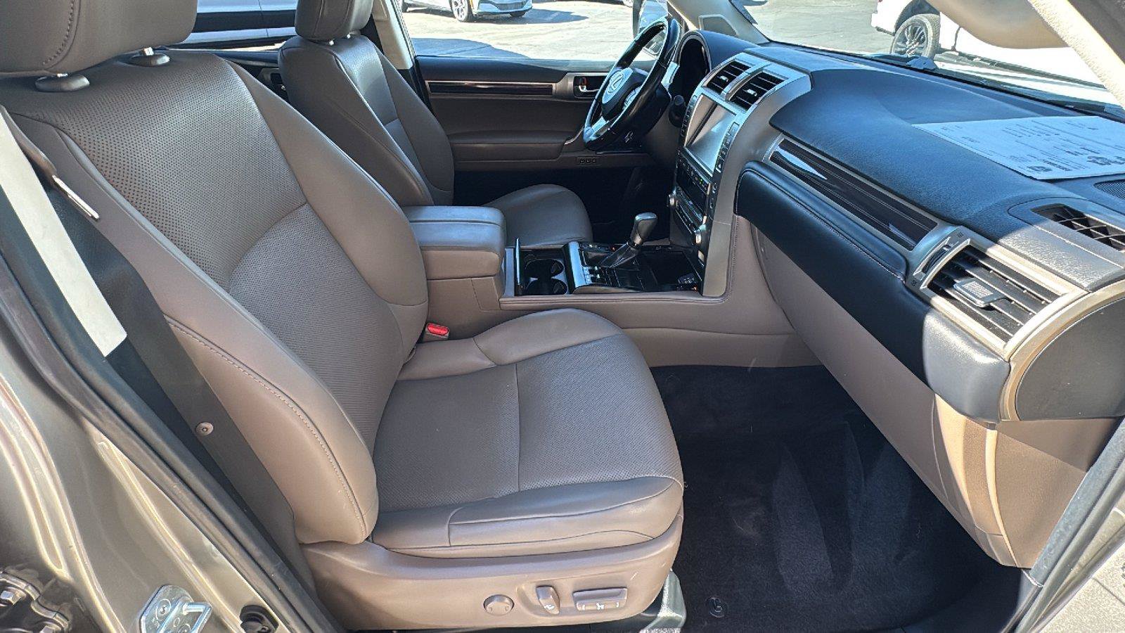 Used 2021 Lexus GX 460 Premium w/ Premium Package AWD/4WD image 15