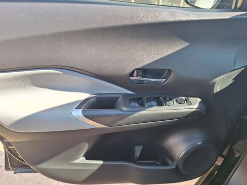 Used 2021 Nissan Kicks SR w/ SR Premium Package image 12