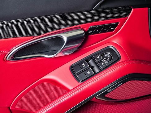 Used 2019 Porsche 911 Turbo S image 31