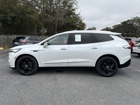 Used 2023 Buick Enclave Essence w/ Experience Buick Package image 2
