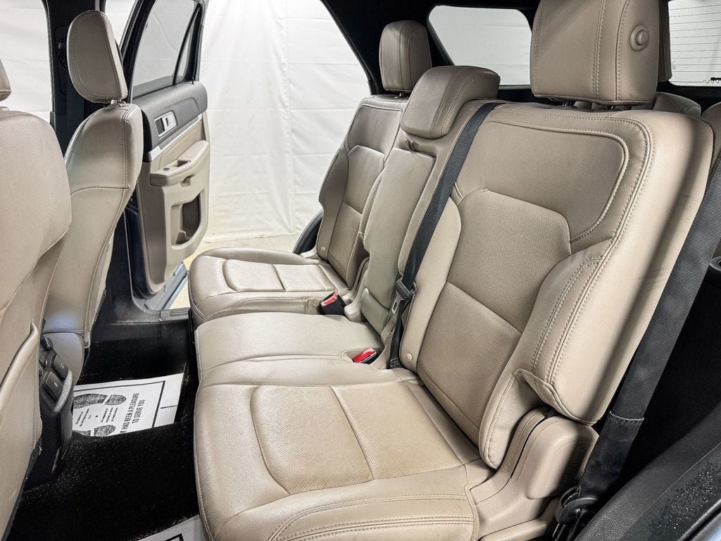 Used 2018 Ford Explorer Limited w/ Equipment Group 301A AWD/4WD image 8