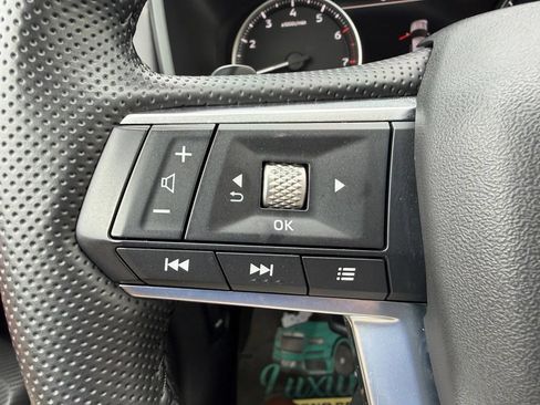 Used 2025 Mitsubishi Outlander SE FWD image 12