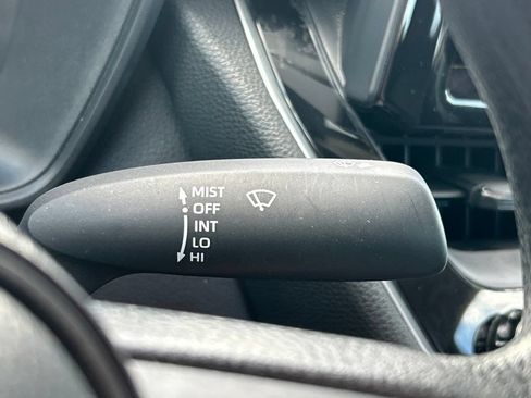 Used 2024 Toyota Corolla LE FWD image 28