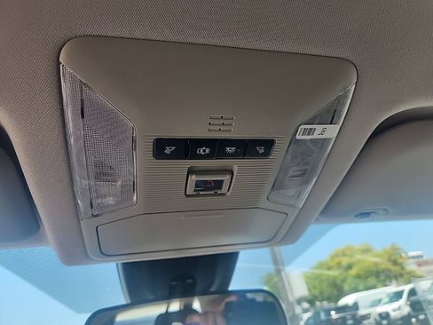 Used 2020 Toyota RAV4 LE w/ Carpet Mat Package AWD/4WD image 23