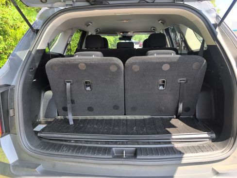 Used 2023 Kia Sorento LX FWD image 5