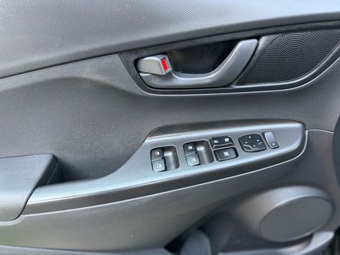 Used 2021 Hyundai Kona SEL AWD/4WD image 16