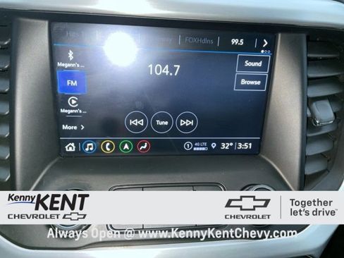 Certified 2023 GMC Acadia SLT w/ Preferred Package image 32