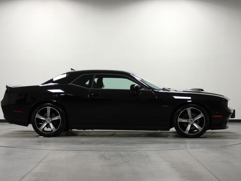 Used 2016 Dodge Challenger R/T image 3