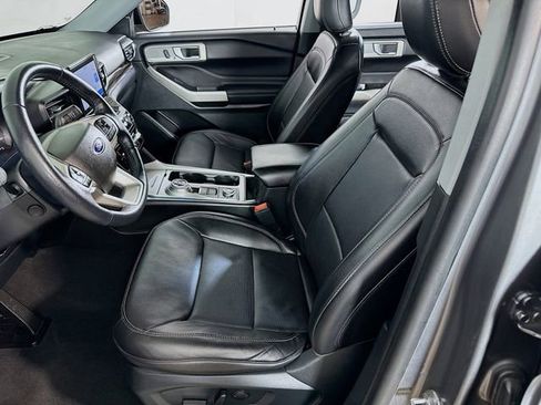 Certified 2023 Ford Explorer Limited w/ Equipment Group 301A image 17