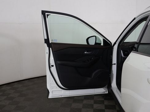 Used 2023 Nissan Rogue SL FWD image 19