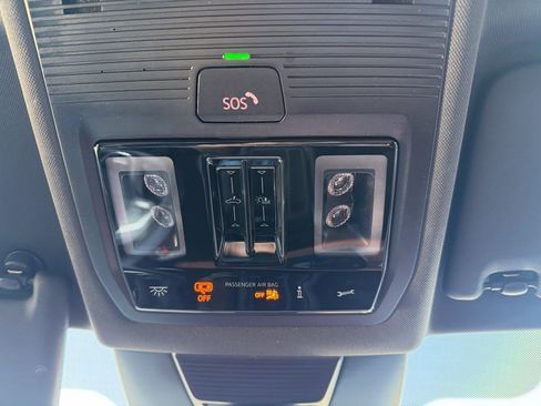 Used 2026 Volkswagen Tiguan SEL R-Line image 33