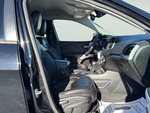 Used 2022 Jeep Cherokee Latitude w/ Trailer Tow Group image 11