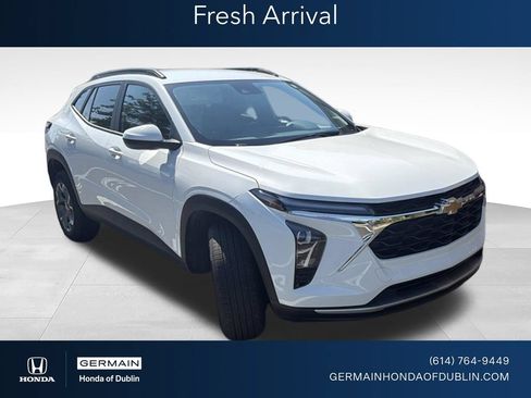 Used 2024 Chevrolet Trax LT w/ Driver Confidence Package FWD image 1