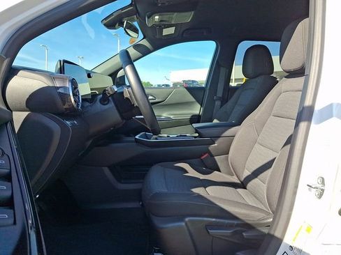 Used 2025 Chevrolet Equinox LT AWD/4WD image 13
