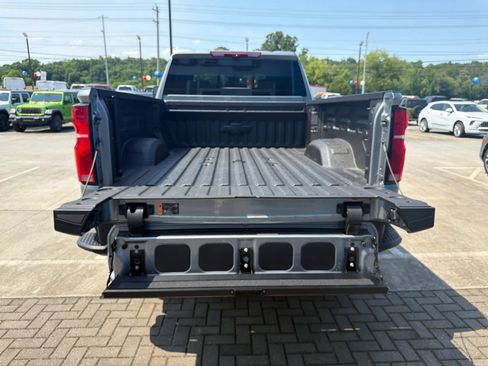 New 2026 Chevrolet Silverado 2500 ZR2 w/ LPO, Dark Essentials Package AWD/4WD image 10