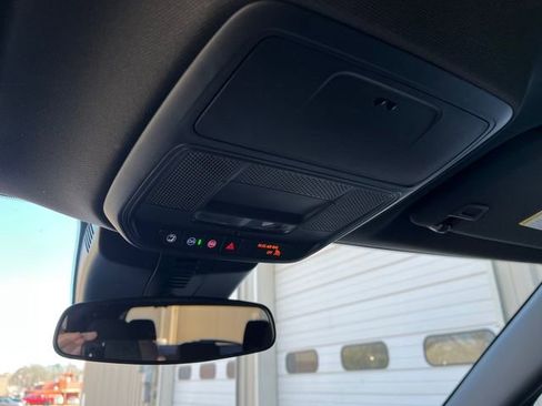 Used 2025 GMC Acadia Elevation image 19