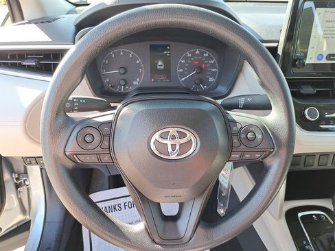 Certified 2025 Toyota Corolla Cross L image 16