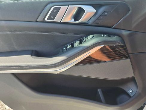 Certified 2025 BMW X5 xDrive50e w/ Premium Package image 11