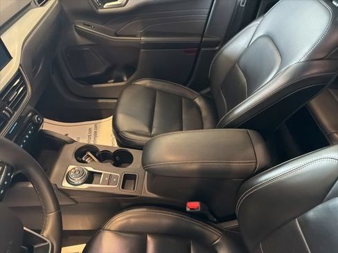 Used 2024 Ford Escape Platinum AWD/4WD image 13