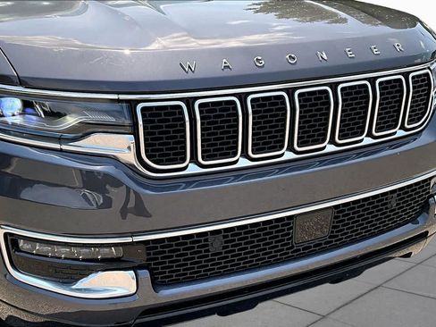 Used 2025 Jeep Wagoneer 4WD image 32
