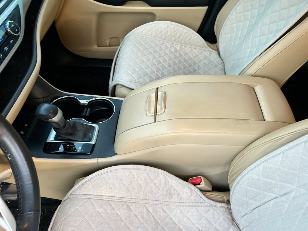 Used 2017 Toyota Highlander Plus FWD image 27