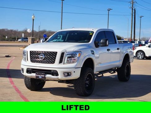 Used 2017 Nissan Titan PRO-4X image 3