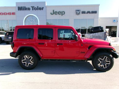 New 2025 Jeep Wrangler Unlimited Sahara image 5