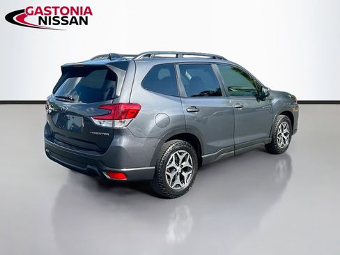 Used 2024 Subaru Forester Premium AWD/4WD image 9