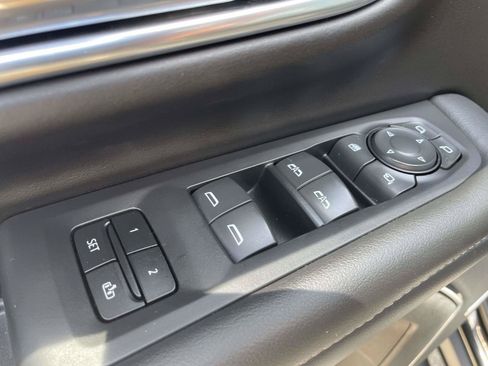 Used 2023 Chevrolet Tahoe Z71 w/ Luxury Package AWD/4WD image 6