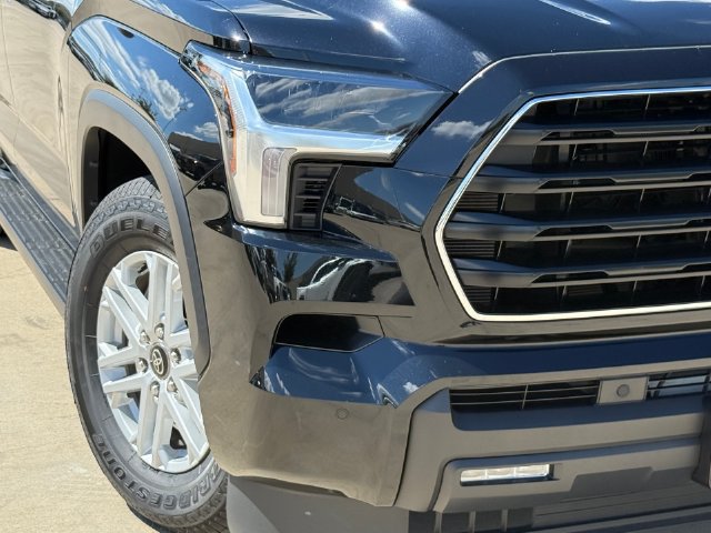 Used 2025 Toyota Sequoia SR5 w/ SR5 Premium Package RWD image 6